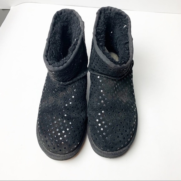 Ugg Mini Shiny Dot Boots - Picture 4 of 8